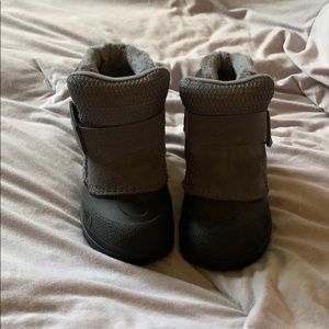 North face toddler boy boots size 8